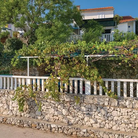 Awesome In Okrug Gornji With Kitchen Trogir
